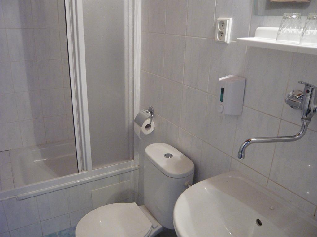 פראג Hotel Hasa מראה חיצוני תמונה